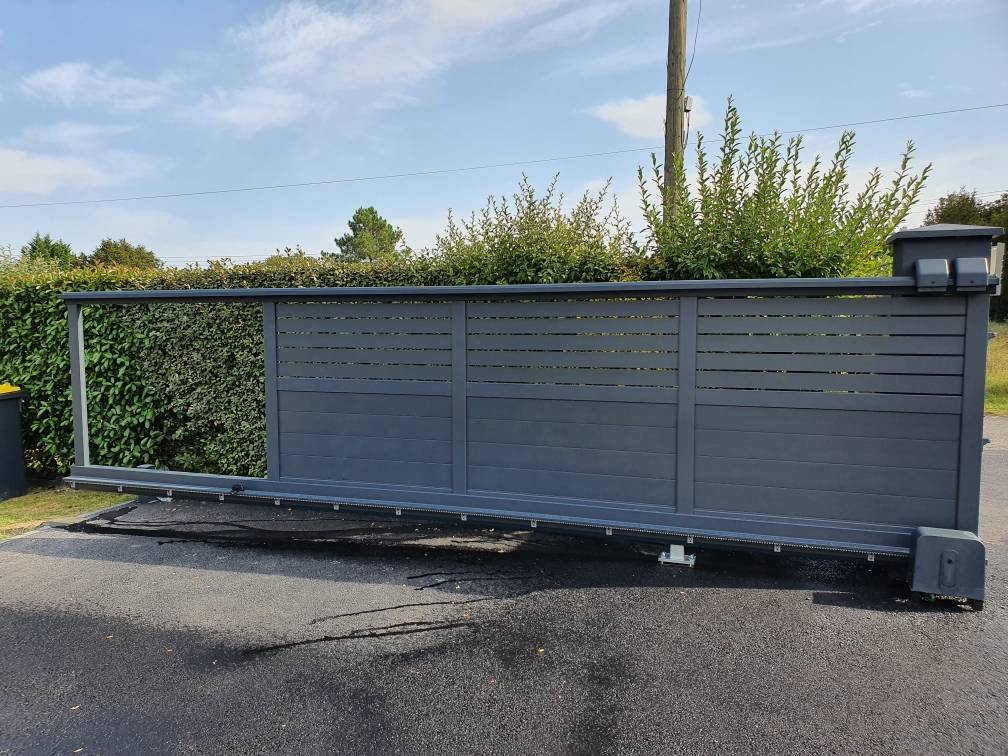 Fournisseur de portails alu de qualité garantie 25 ans Saint-André-de-Cubzac en Gironde