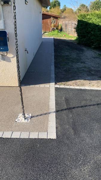 APRES - Création trottoir de propreté en résine drainante vers Beychac-et-Caillau
