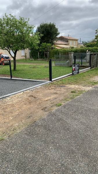 Rénovation d'une zone de stationnement chez un particulier sur Izon 33450 en bicouche