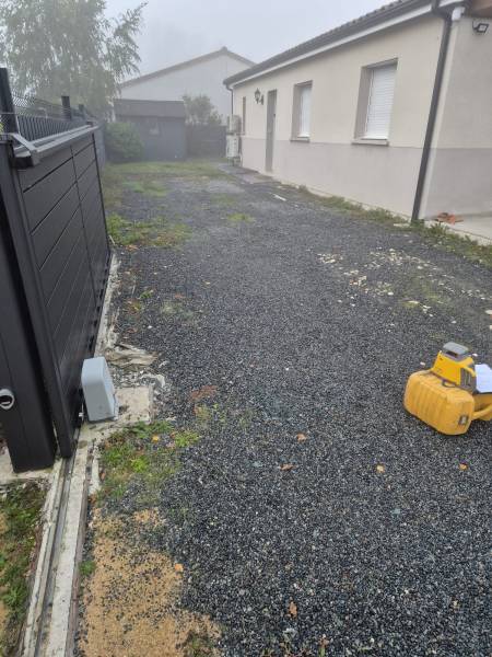 société professionnelle parking en enrobé sur Beychac