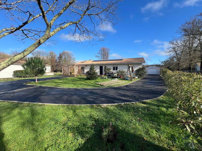 Goudronnage allée de maison par un artisan proche de Libourne