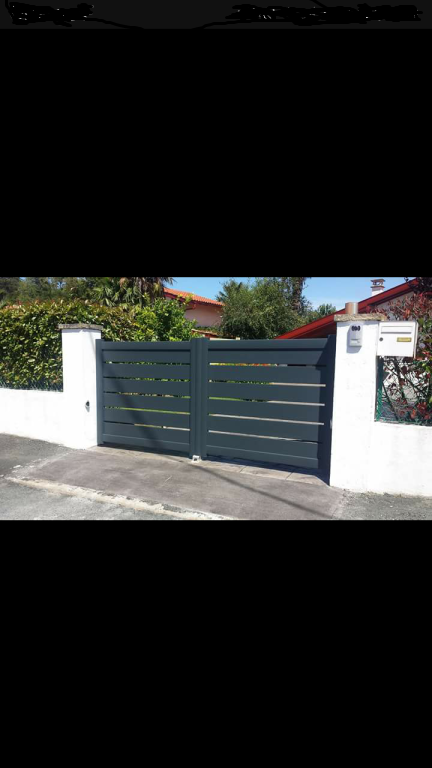 Entreprise pour pose portail deux vantaux en aluminium motorisé sur la commune de SAINT SULPICE ET CAMEYRAC proche de IZON
