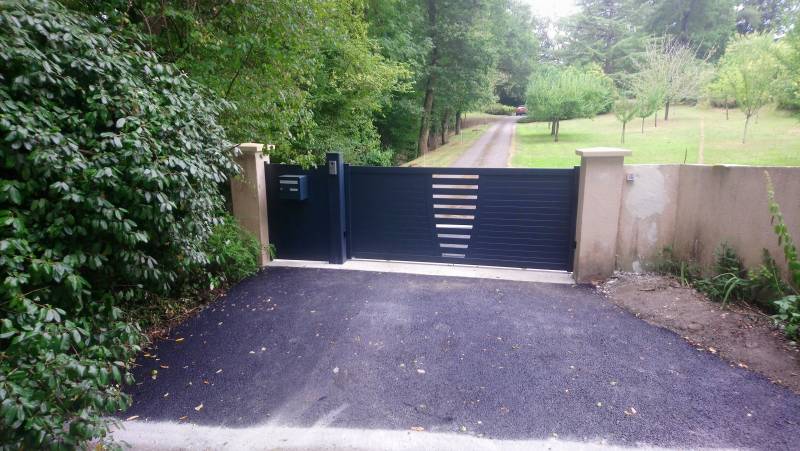 PORTAIL ALUMINIUM COULISSANT